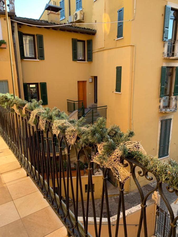 Palazzo Teatro Vecchio-Holiday Suites Salò Екстериор снимка